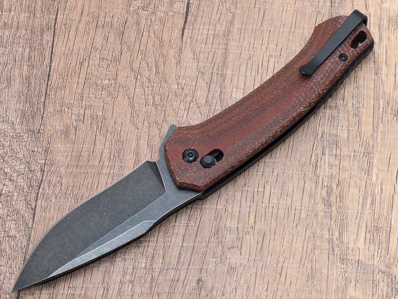 D2 teräksinen taittoveitsi Micarta 02:lla